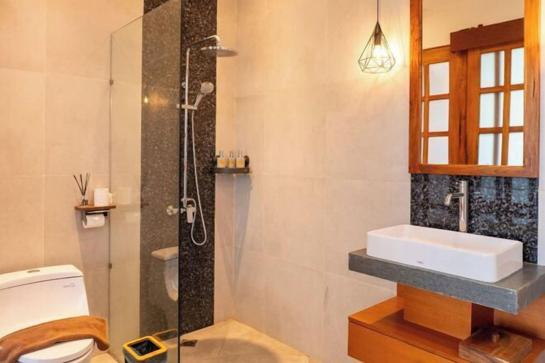 Bathroom 4, Paz Tropical Villa Ubud by Omkara Experience, Gianyar
