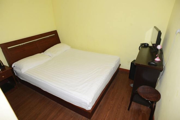Bedroom 2, Longyuan Express Hotel, Shanghai