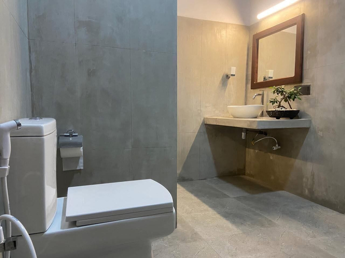 Bathroom, Gimanhala Tissawawa, N. Palatha Central