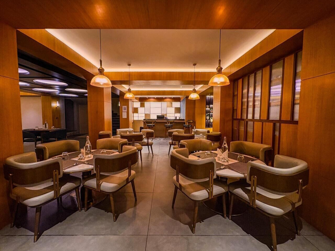 Dining 5, Pride Premier Darjeeling, Darjiling