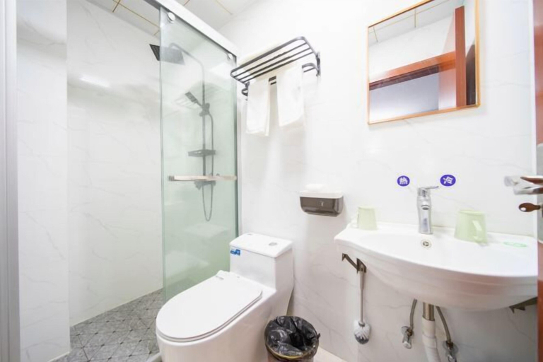 Bathroom 4, chezhan hotel, Shanghai