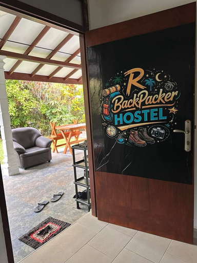 Interior, R BackPacker Hostel, Habaraduwa