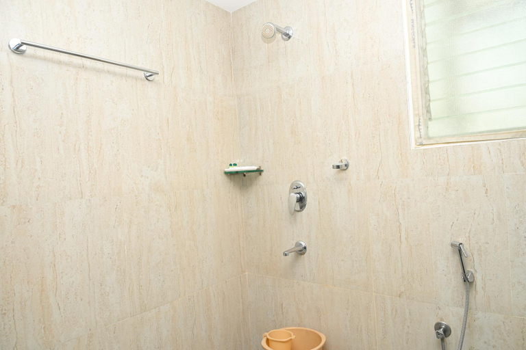 Bathroom, Hotel Varshan International, Erode