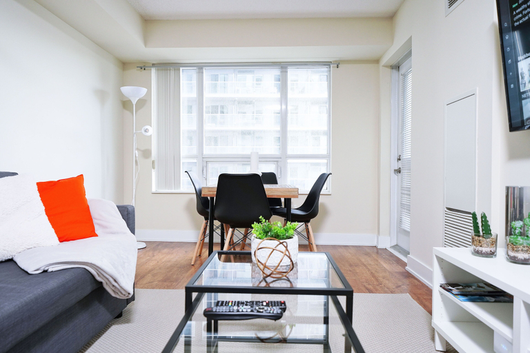 Living area 4, The Urban Escape - Toronto, Toronto