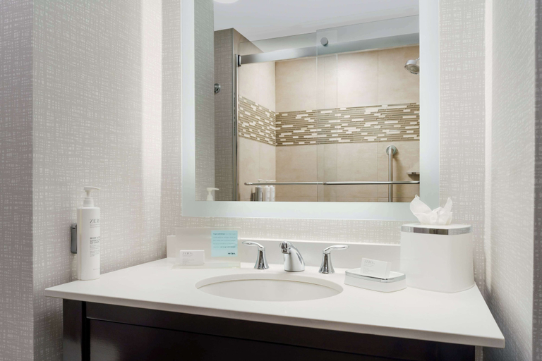 Bathroom 5, Hampton Inn Manhattan/Times Square Central, New York