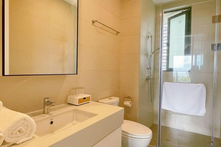 Bathroom 4, Huizhou Xiaojing Bay Guanhaiju Resort Hotel, Huizhou