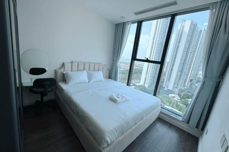 Room 3, Elegant High-Class Apartment, District 7