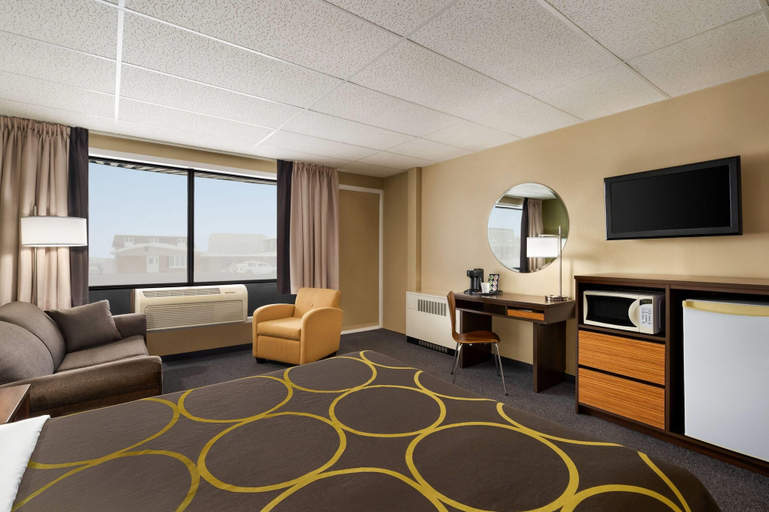 Others 5, Super 8 by Wyndham Hearst ON, Cochrane