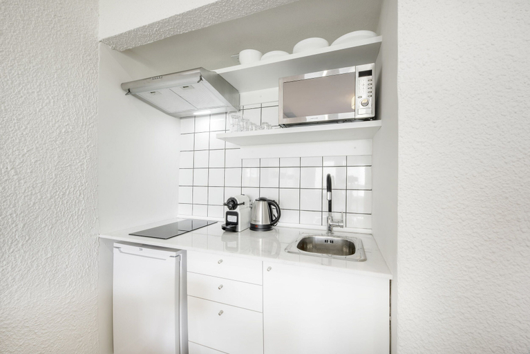 Private kitchen 5, Amarelo Studio by Olala Homes, Cascais