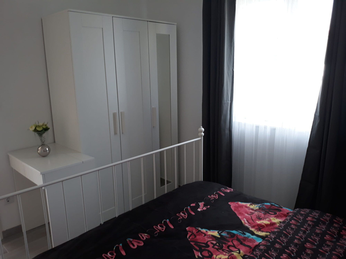Room 2, House Matenda House, Solin