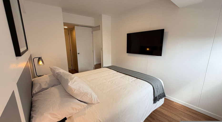 Room 5, w Chic Inviting 2BR w Balcony in Miraflores, Lima