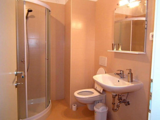 Bathroom, Apartments Ari i Segi, Brtonigla