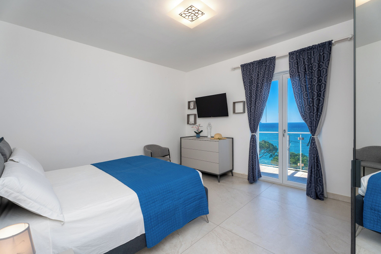 Room 3, YourHome - Villa Solantis, Napoli