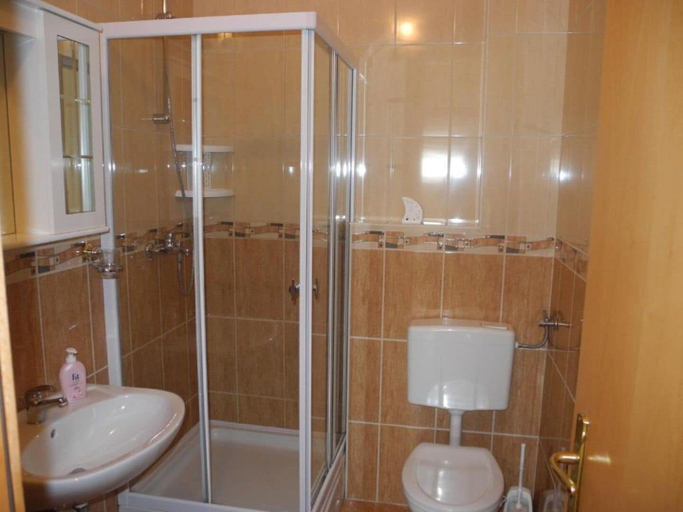 Bathroom 4, Apartments Maca, Šibenik