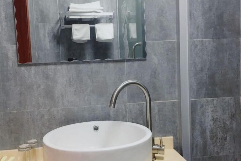Bathroom 4, Beihu Bay Resort, Shanghai