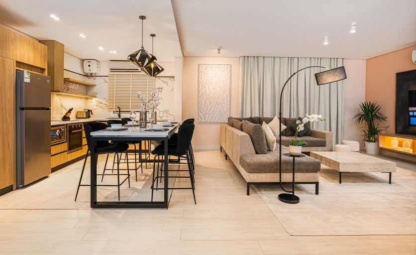 Living area 5, Hotel-finish Flat in Al Mughrizat With Workspace, Riyadh