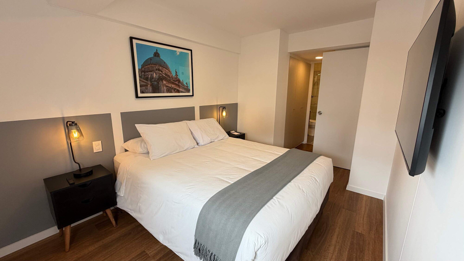 Room 2, w Chic Inviting 2BR w Balcony in Miraflores, Lima