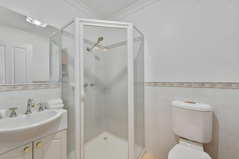 Bathroom 3, Waratah On York, Launceston - Pt B