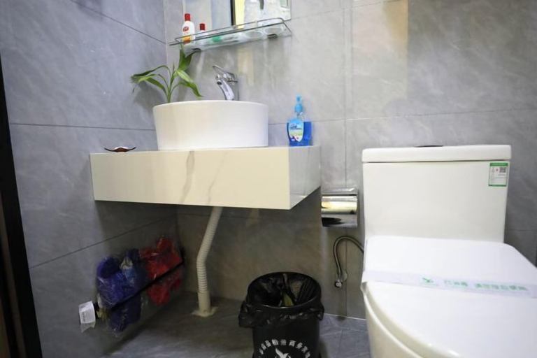 Bathroom 4, FuNan Baijing Shangwu Hotel, Fuyang