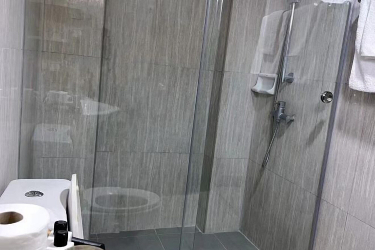 Bathroom 3, Tongyang House Serviced Apartment, Wang Thonglang