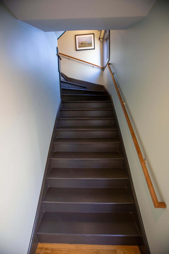 Interior 5, Bright And Open 2 Bed 1 Bath Apt. Off Broadway #2 2 Bedroom Apts, Newport