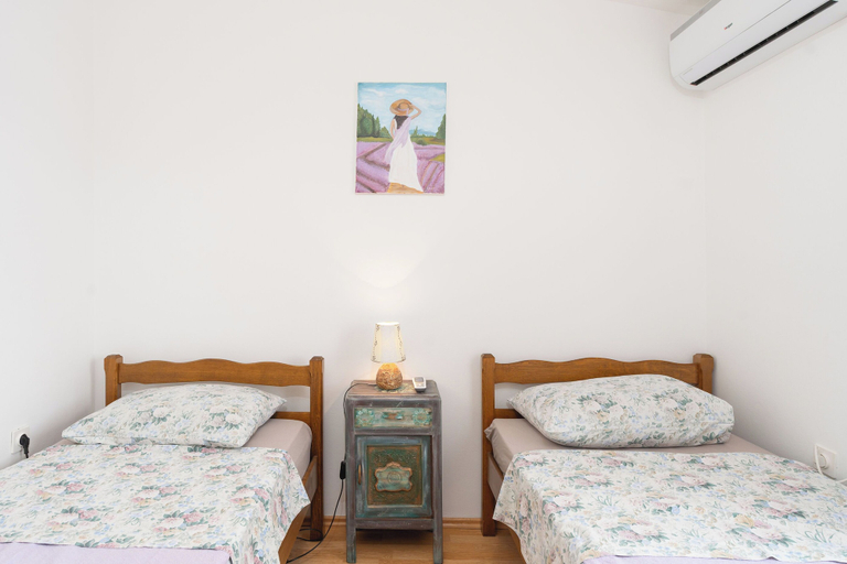 Room 4, Apartment Tihana, Vir