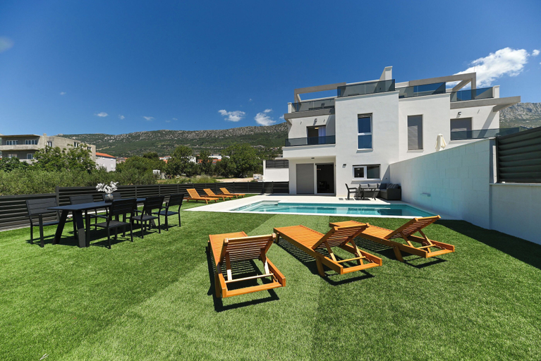 Room 5, Villa Flora, Kaštela