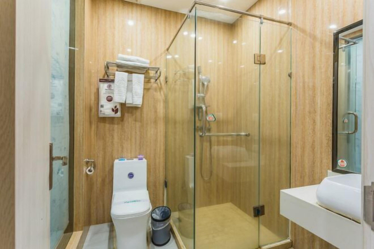 Bathroom 4, Yiyue Express Hotel, Guangzhou