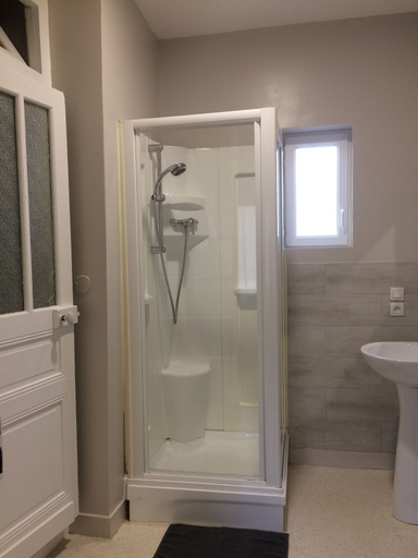 Bathroom 4, Le Studio Gare - Thiviers, Dordogne