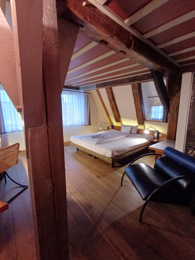 Bedroom 3, Schiefes Haus, Ulm