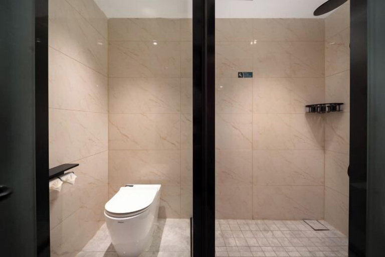 Bathroom 4, Yuzhou Peace Hotel, Khotan