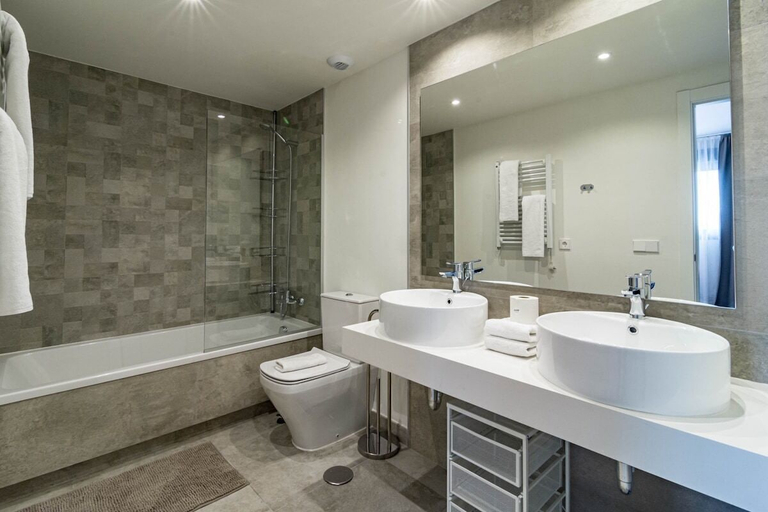 Bathroom 3, Inf26h- Comfortable and Spacious City Apartment, Málaga