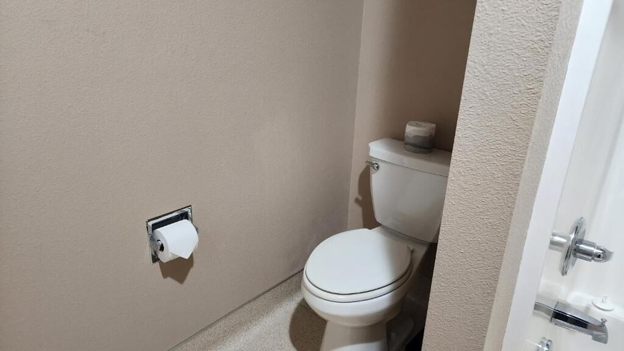 Bathroom 3, Antlers Inn, Plumas