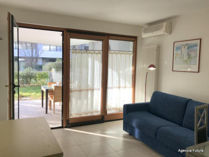 3, Sweet apartment with bright garden in Grado, Gorizia