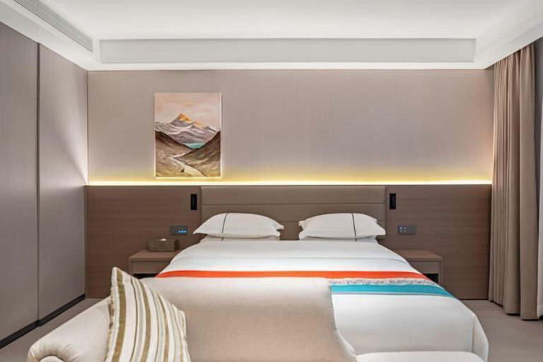 Bedroom 3, Shangdong Lake Hotel, Ili Kazakh
