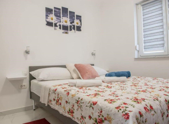 Bedroom 3, Apartments Marin, Šibenik