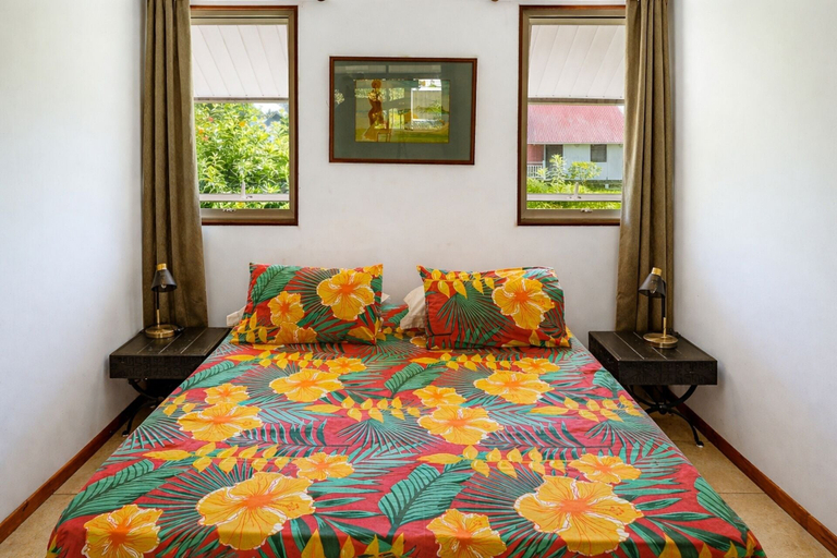 Room 2, Fare Kale