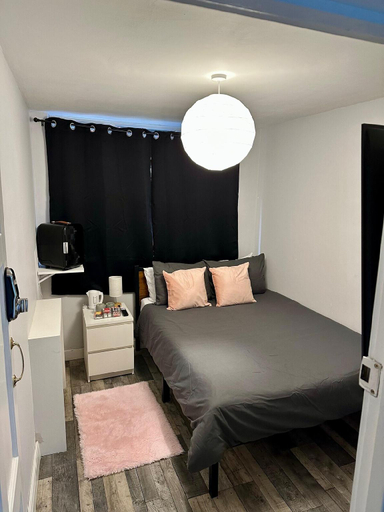 Bedroom 2, 326 Your 2nd Home, London