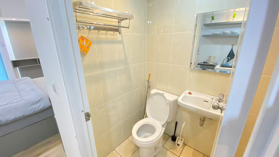 Bathroom 5, M-Town Residence Tower Ellis by Betah Banget, Tangerang