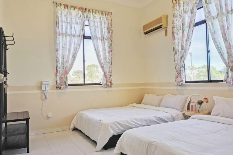 Bedroom 2, Yussy Homestay at Afamosa Bungalow, Alor Gajah