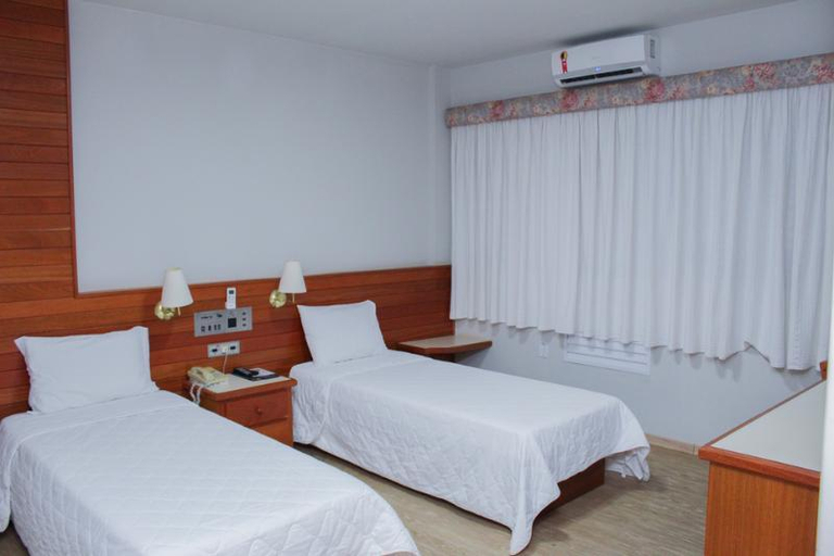 Bedroom 3, Hd Plaza Hotel, Assis