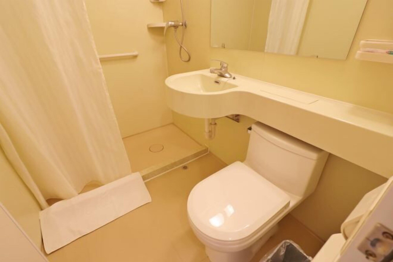 Bathroom 4, Jinjiang Inn (Minhang Zhuanqiao), Shanghai