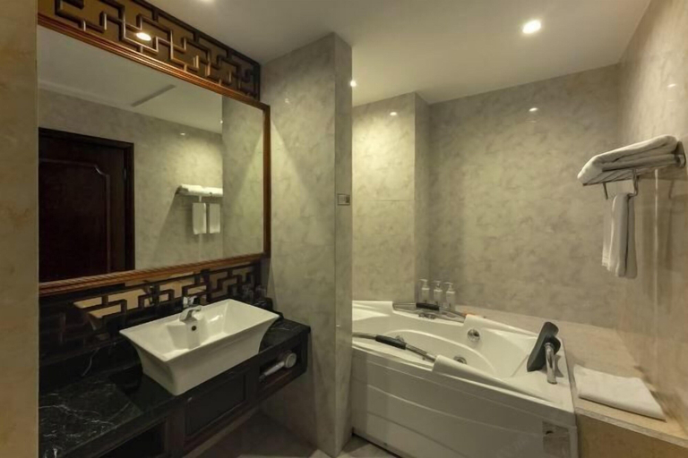Bathroom, Wuyi Yangchun Shanju Guesthouse, Jinhua