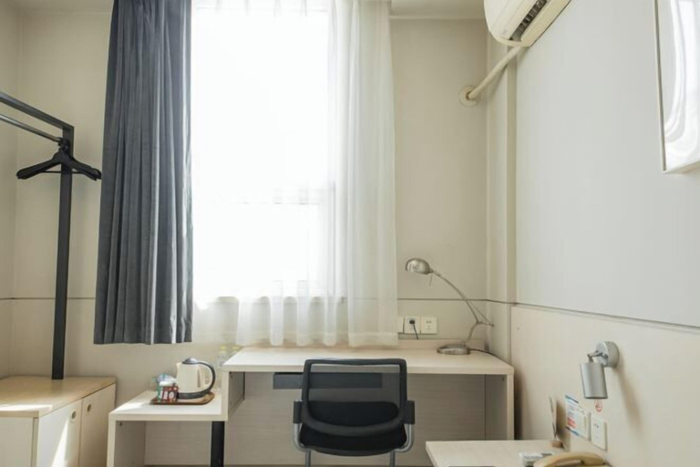 Bathroom 4, Jinjiang Inn (LinyiWanxianghui Railway Station Hotel), Linyi