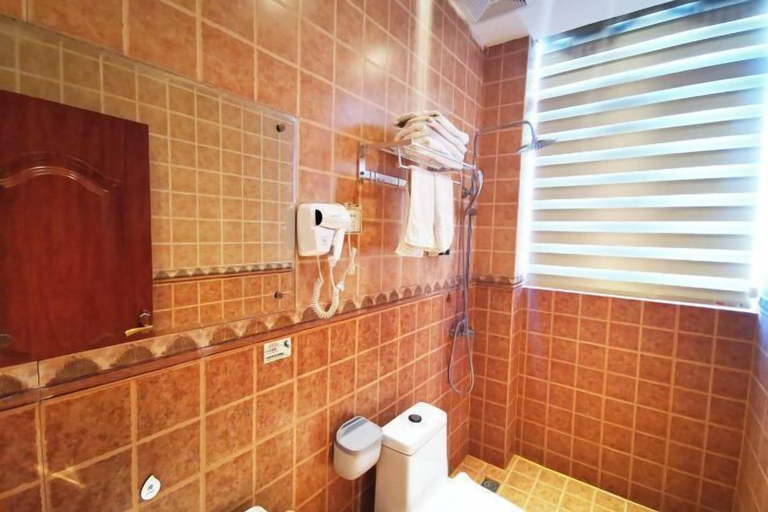 Bathroom 3, Waltz Hotel, Huaibei