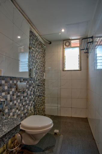 Bathroom 2, Sea Sapphire, North Goa