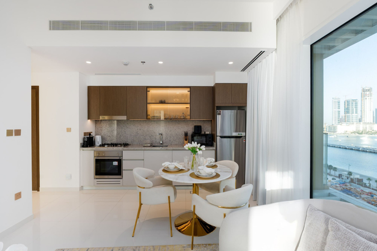 Room 3, Elite 1BR Emaar Beachfront Near Marina JBR, Dubai