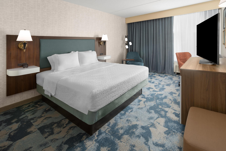 Bedroom 3, Hampton Inn Frostburg, Allegany