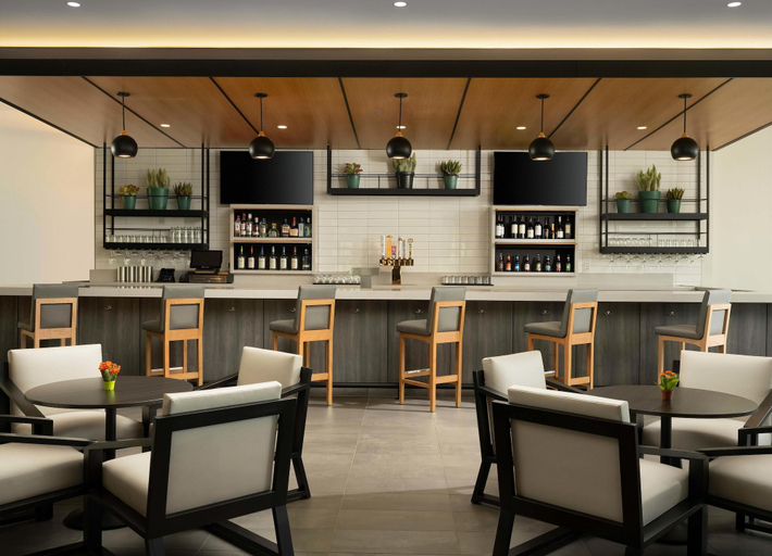 Food & Drinks 5, Hyatt House LA - University Medical Center, Los Angeles