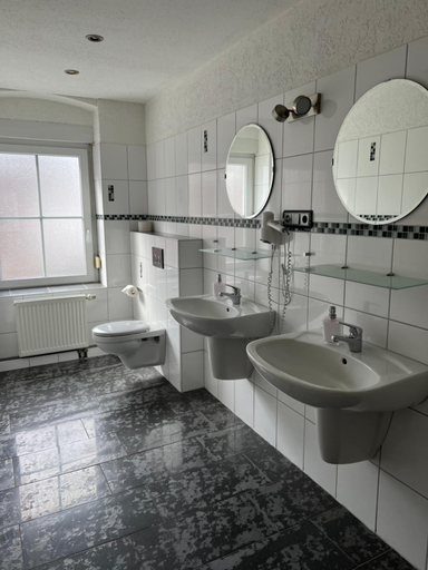 Bathroom 3, Tilla's Hof, Hamm